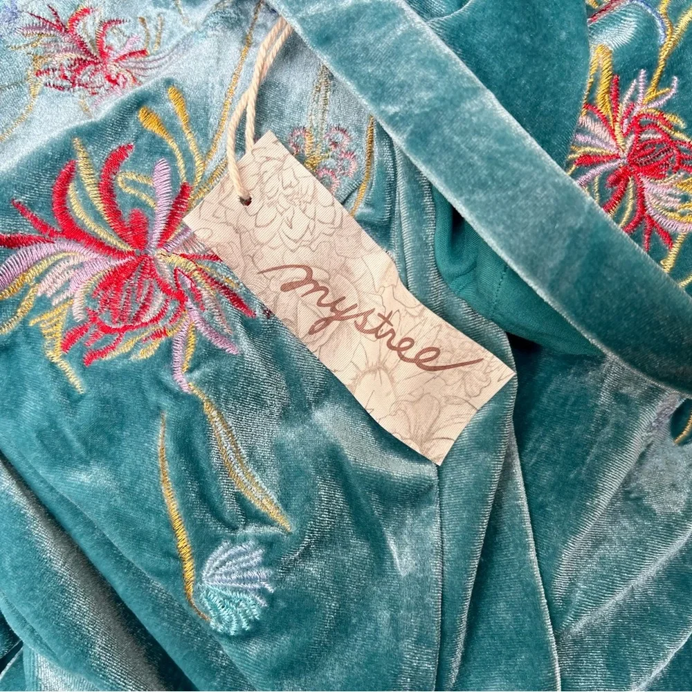 Embroidered Velvet Bell Sleeve Boho Kimono Cardigan - Picture 9 of 10